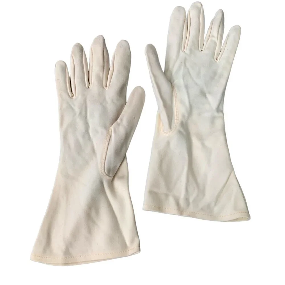 VTG Womens Pair of Dressy Gloves Off-White/Ivory Trapunto Stitching Accent  #92R